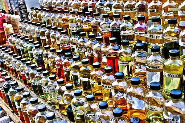 Dvar Torah On Teztaveh – Oils, Incense and Satan By Rabbi Elchanan Shoff